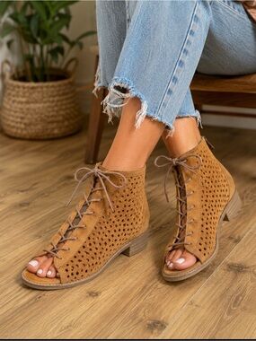 Mussel & Cloud open toe lace up booties